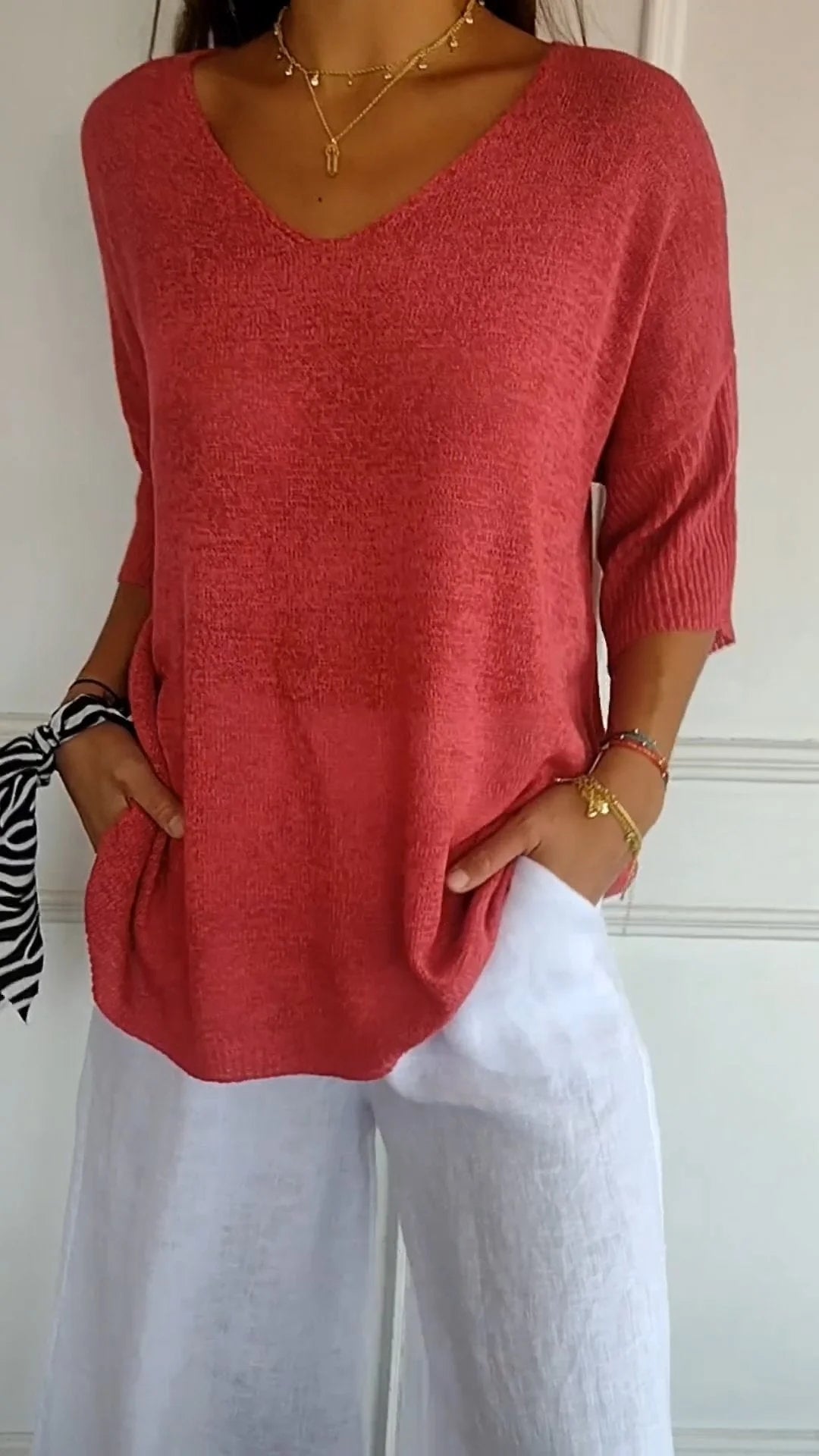 Solid Color Knitted V-neck Top